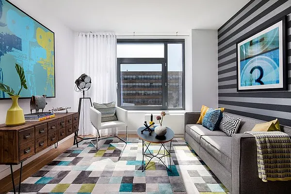 Rented by Greystar | media 32