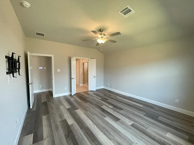 2132 Bellatrix Dr — Photo 13