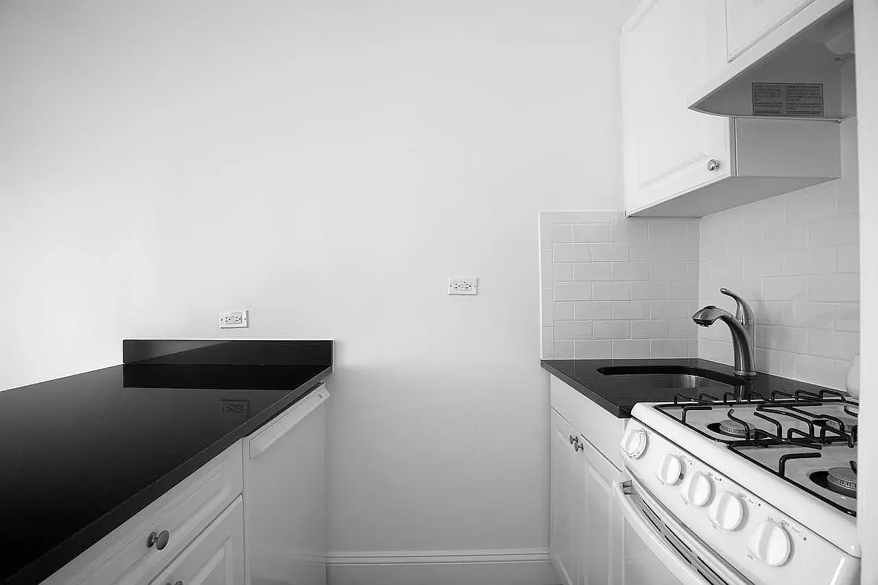 160 West 71st Street — Photo 3