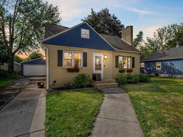 1028 Mayer St, Menasha, WI 54952