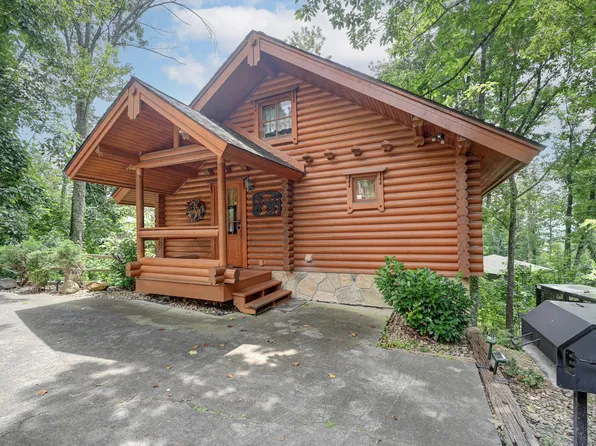 917 Pine Cone Way, Gatlinburg, TN 37738