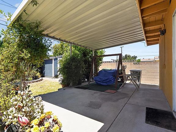 3rd image of 18819 Avalon Blvd