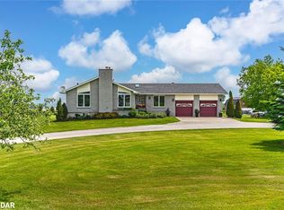 3413 McCarthy Dr, Clearview, ON L0M1N0