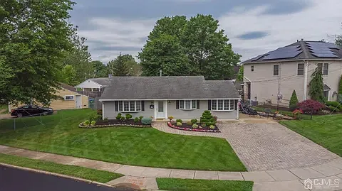 3 bed, 1253 sqft, $3,400 — Photo 2