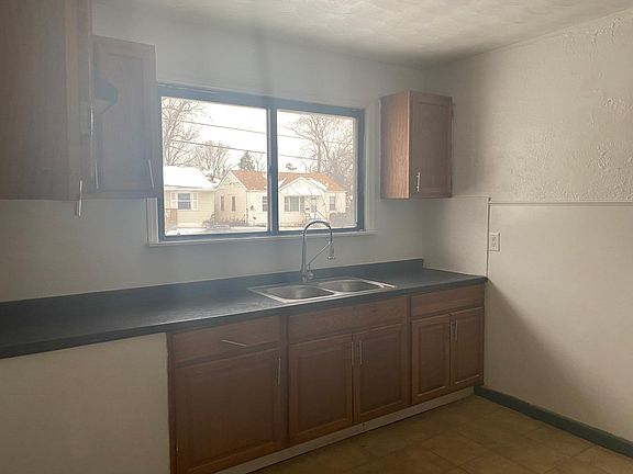 3rd image of 6122 Washington Ave