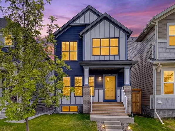 170 N Magnolia Sq SE, Calgary, AB T3M 2W5