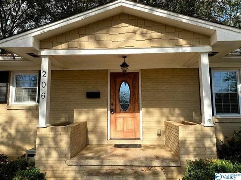 3 bed, 2.0 bath, 1550 sqft, $1,800 — Photo 3