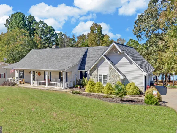 175 Nelle Dr, Hartwell, GA 30643