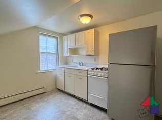 37 Malletts Bay Ave, Winooski, VT 05404