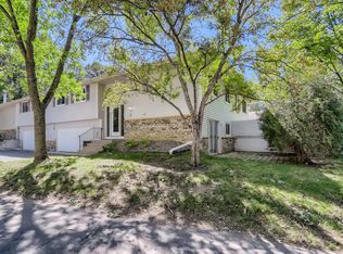 1203 Timbershore Ln, Eagan, MN 55123