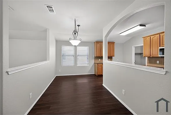 515 Harding Ln — Photo 11