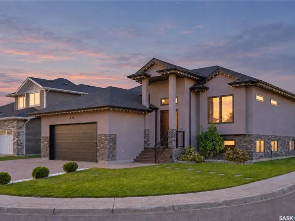 225 Cowan Crescent, Martensville, SK S0K 2T1