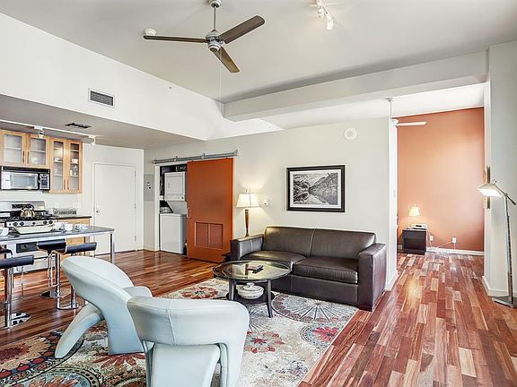 3rd image of 915 Franklin St Unit 8K