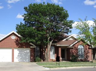 9711 Norfolk Ave, Lubbock, TX 79423