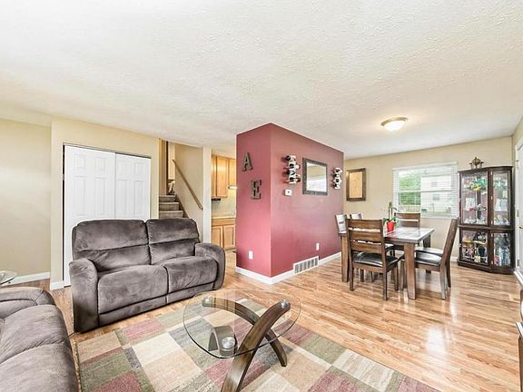 5th image of 3841 Redwood Ct