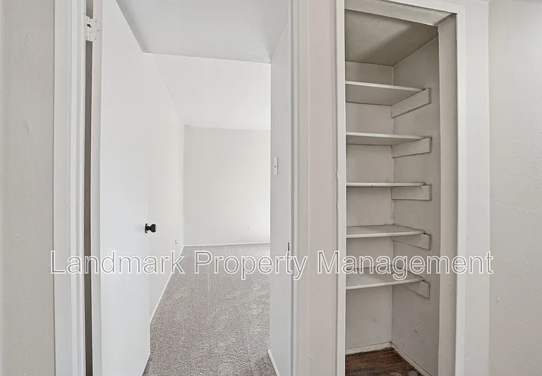2711 Treeview Dr — Photo 22