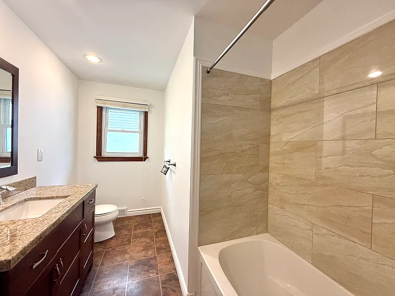 206 Wellington St S — Photo 10