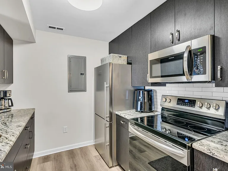 1307 Bennett Pl — Photo 17