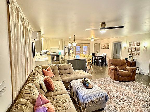 4th image of 152 Gore Rd