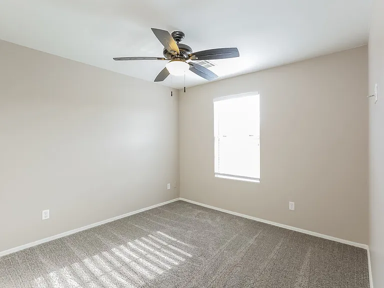 5804 S 10th Dr — Photo 13