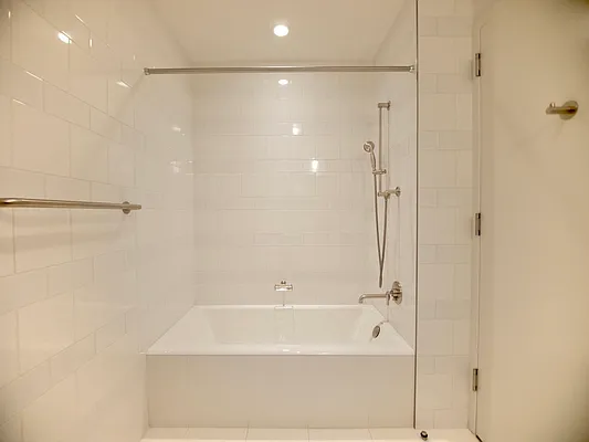 Rented by Extell Marketing Group LLC | media 20