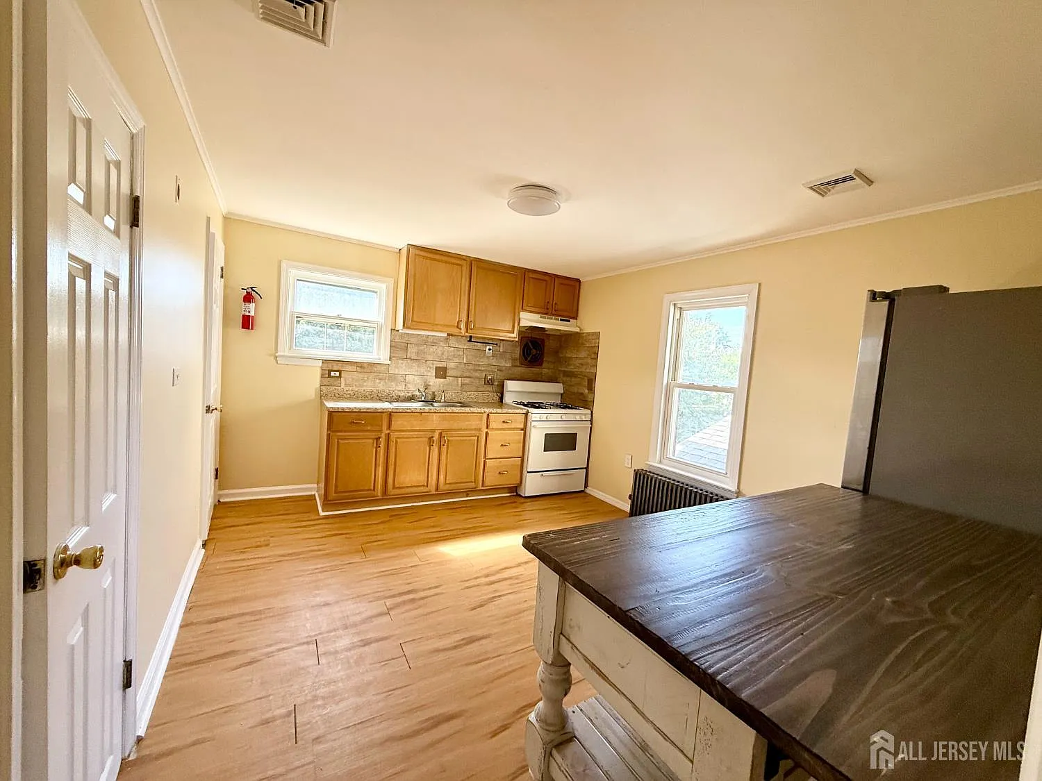 1 bed, 1.0 bath, $1,900 — Photo 2