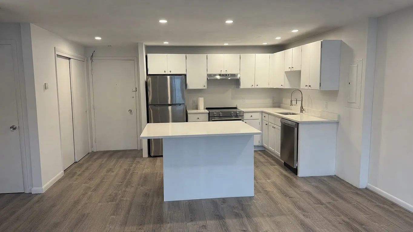 1 bed, 767 sqft, $2,400 — Photo 1