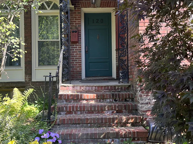 120 N Drake St #2 — Photo 10