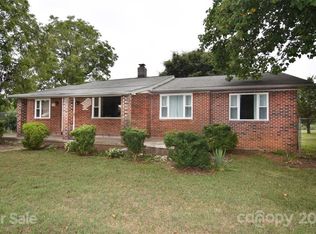 3833 16th St NE, Hickory, NC 28601