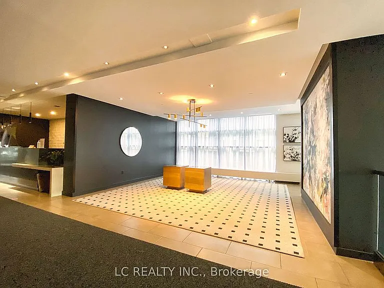 15 Fort York Blvd W #3907 — Photo 7