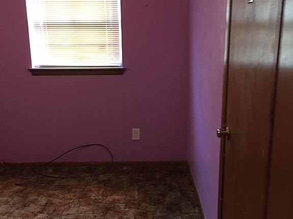 3rd image of 504 NE Cimarron Cir