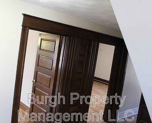 3rd image of 213 6th Ave Floor 2