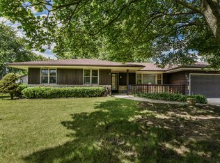 250 N Constitution Dr, Aurora, IL 60506