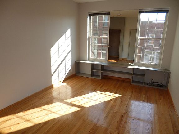 2nd image of 662 Manhattan Ave