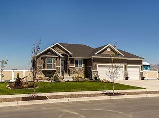 3458 W Cranefield Rd, Clinton, UT 84015