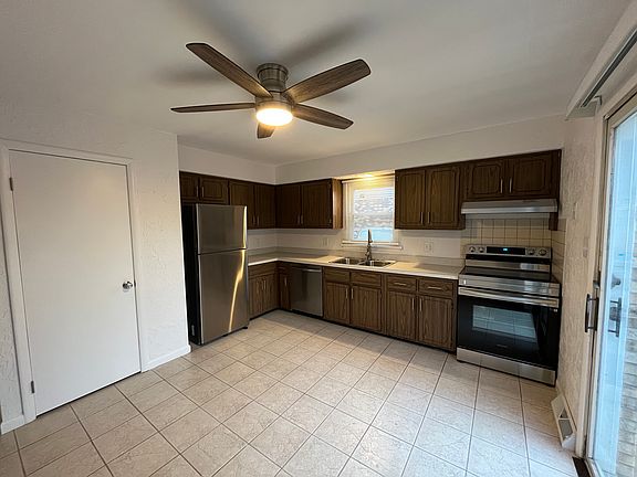 5th image of 9632 Erie St #9632