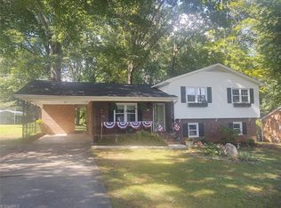 1109 Larkhill Ct, Browns Summit, NC 27214