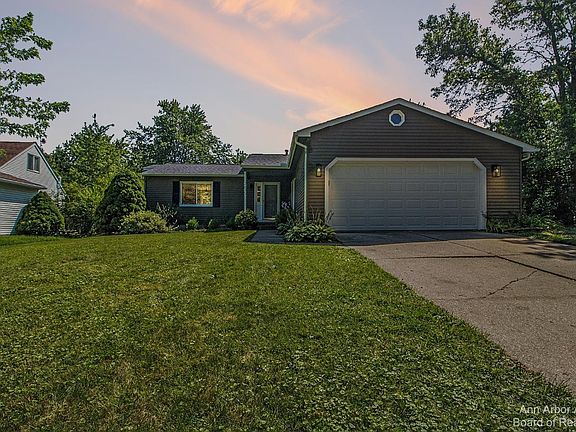 2nd image of 2635 Glenbrook Ct