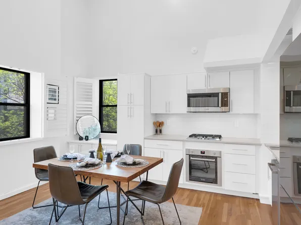 302 East 19th Street 3B image 2 of 9