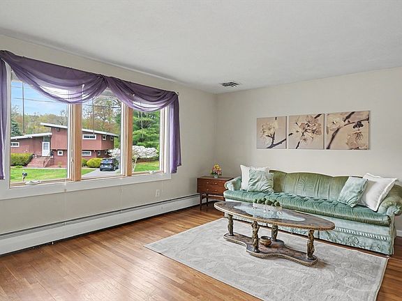 5th image of 7 Parliament Ln