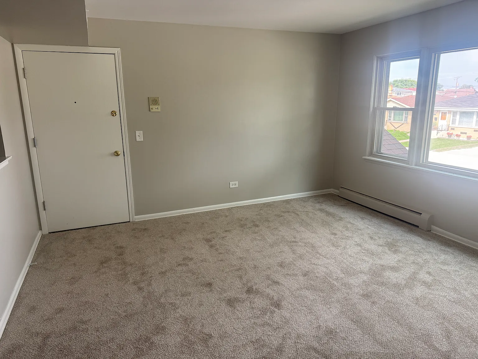 2 bed, 715 sqft, $1,700 — Photo 2