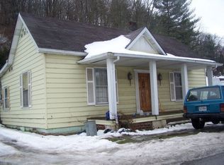 413 Lyons Ave, Tazewell, VA 24651