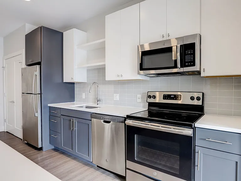 Orpheum Apartments — Photo 18