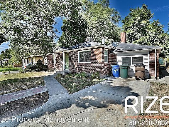 2nd image of 1233 S Redwood Dr