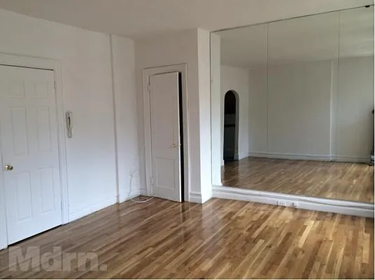 Rented by Mdrn Residential | media 26