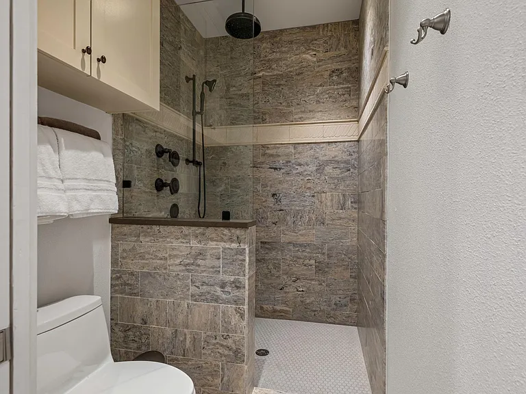 1231 Parkway #B — Photo 32