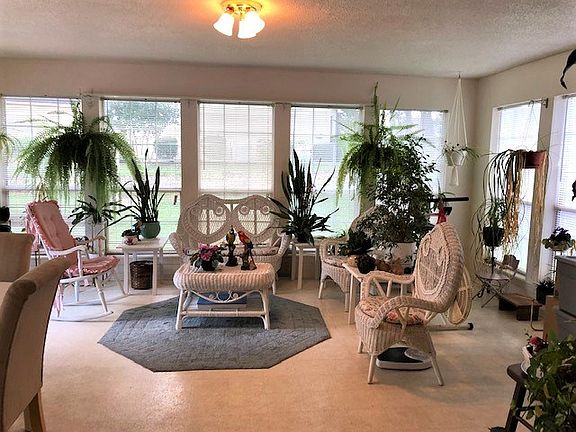 3rd image of 1218 Karen Ln