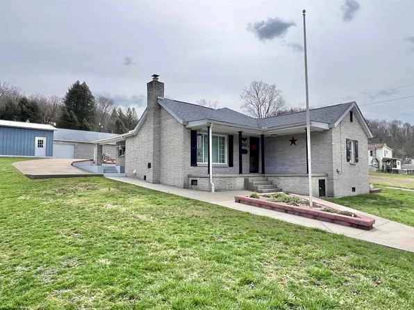 762 Pearl St, Grafton, WV 26354
