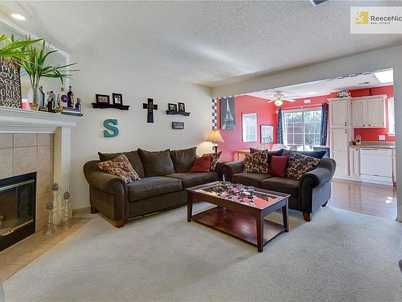 ~~ Wood-burning fireplace with tile surround ~~