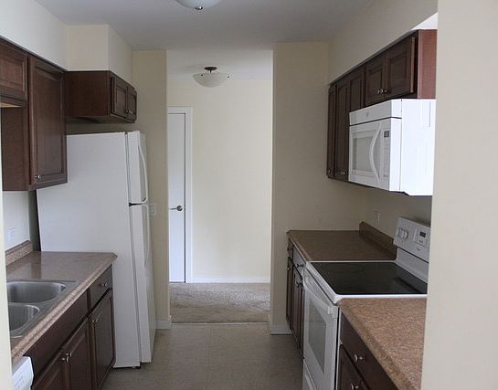 2nd image of 1169 S Plymouth Ct APT 303